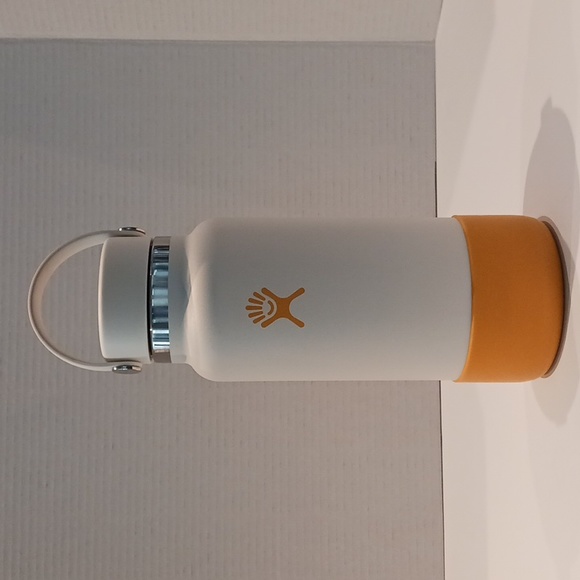 Hydro Flask - Yellowstone 150th (1872 - 2022) Anniversary - Picture 3 of 9